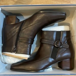 NWT Brown leather booties size 8